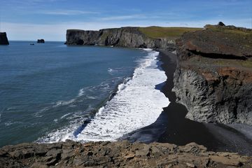 Island - černá pláž u poloostrova Dyrhólaey poblíž městečka Vík, Alice Vachtová