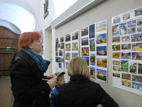 výstava kalendáříků a&nbsp;turistických vizitek